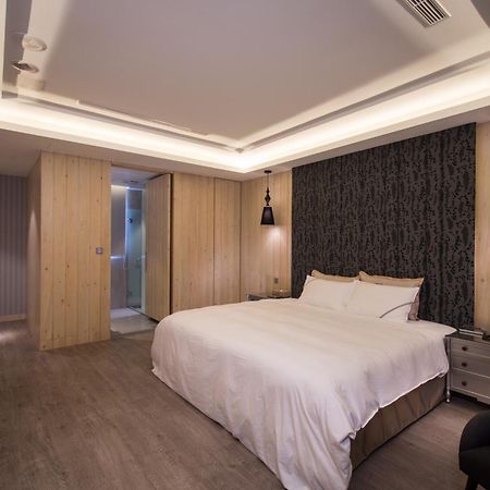 U-Her Hotel Taichung Dış mekan fotoğraf