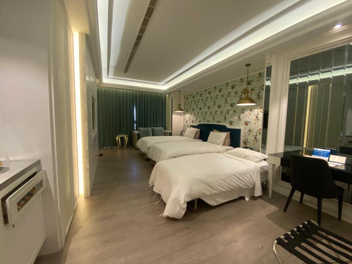 U-Her Hotel Taichung Dış mekan fotoğraf