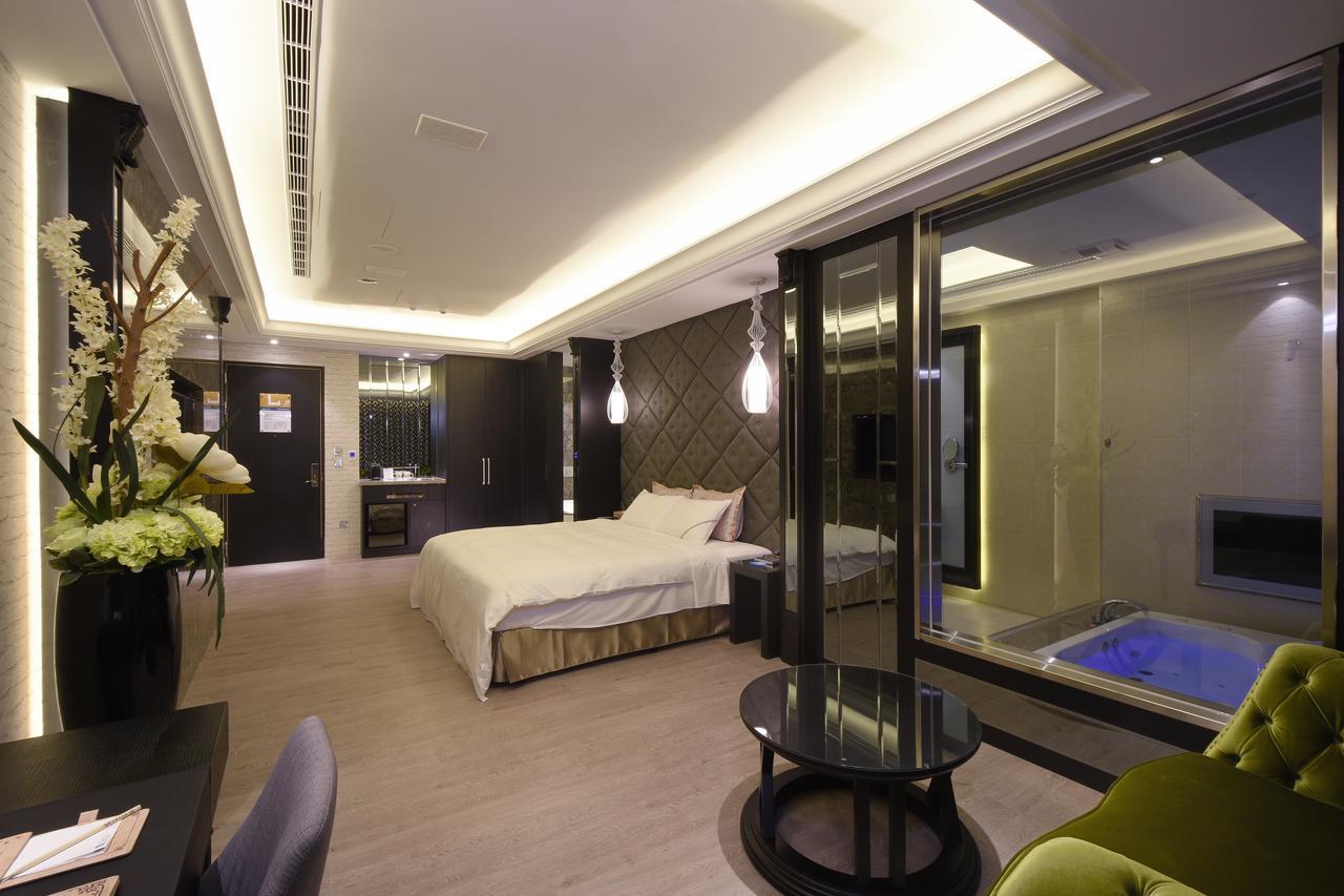 U-Her Hotel Taichung Dış mekan fotoğraf