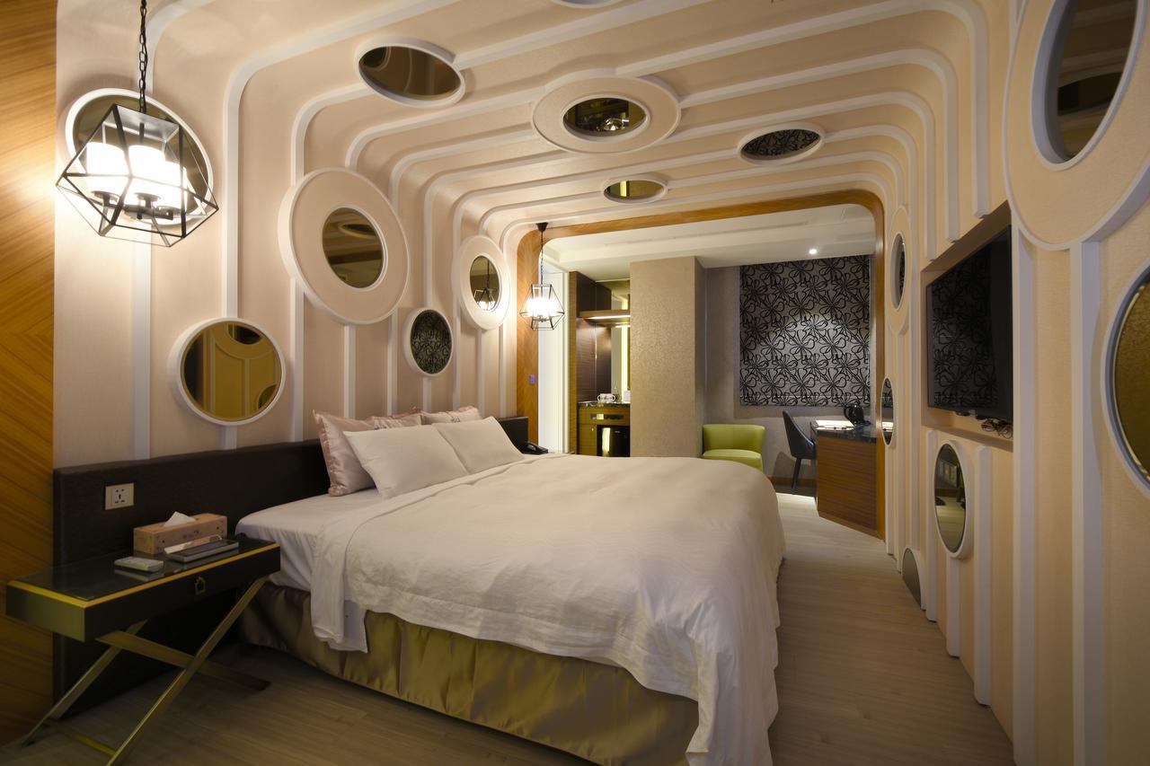 U-Her Hotel Taichung Dış mekan fotoğraf