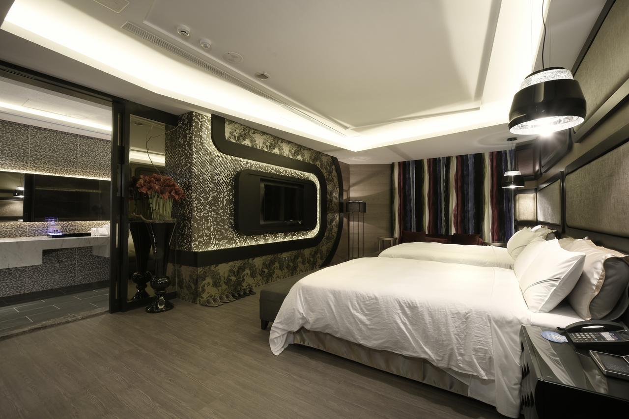 U-Her Hotel Taichung Dış mekan fotoğraf