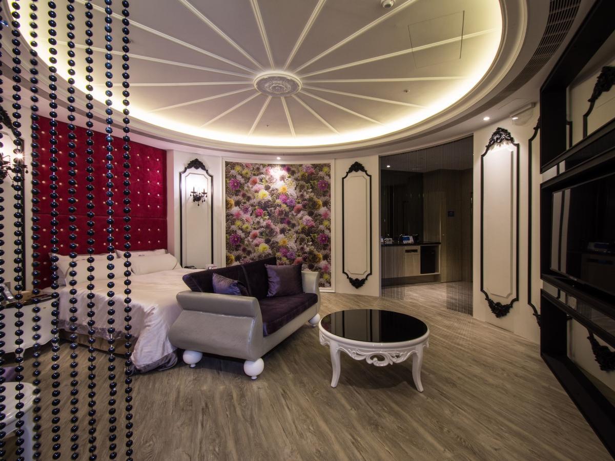 U-Her Hotel Taichung Dış mekan fotoğraf