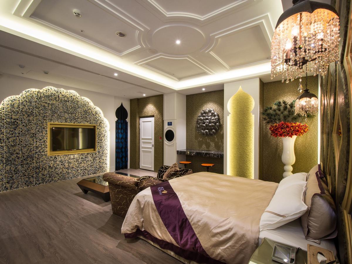 U-Her Hotel Taichung Dış mekan fotoğraf