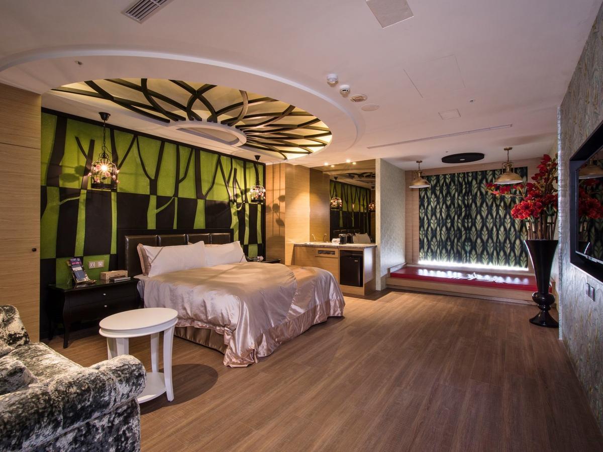 U-Her Hotel Taichung Dış mekan fotoğraf