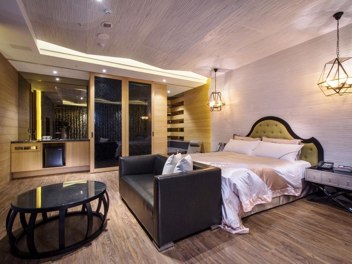 U-Her Hotel Taichung Dış mekan fotoğraf