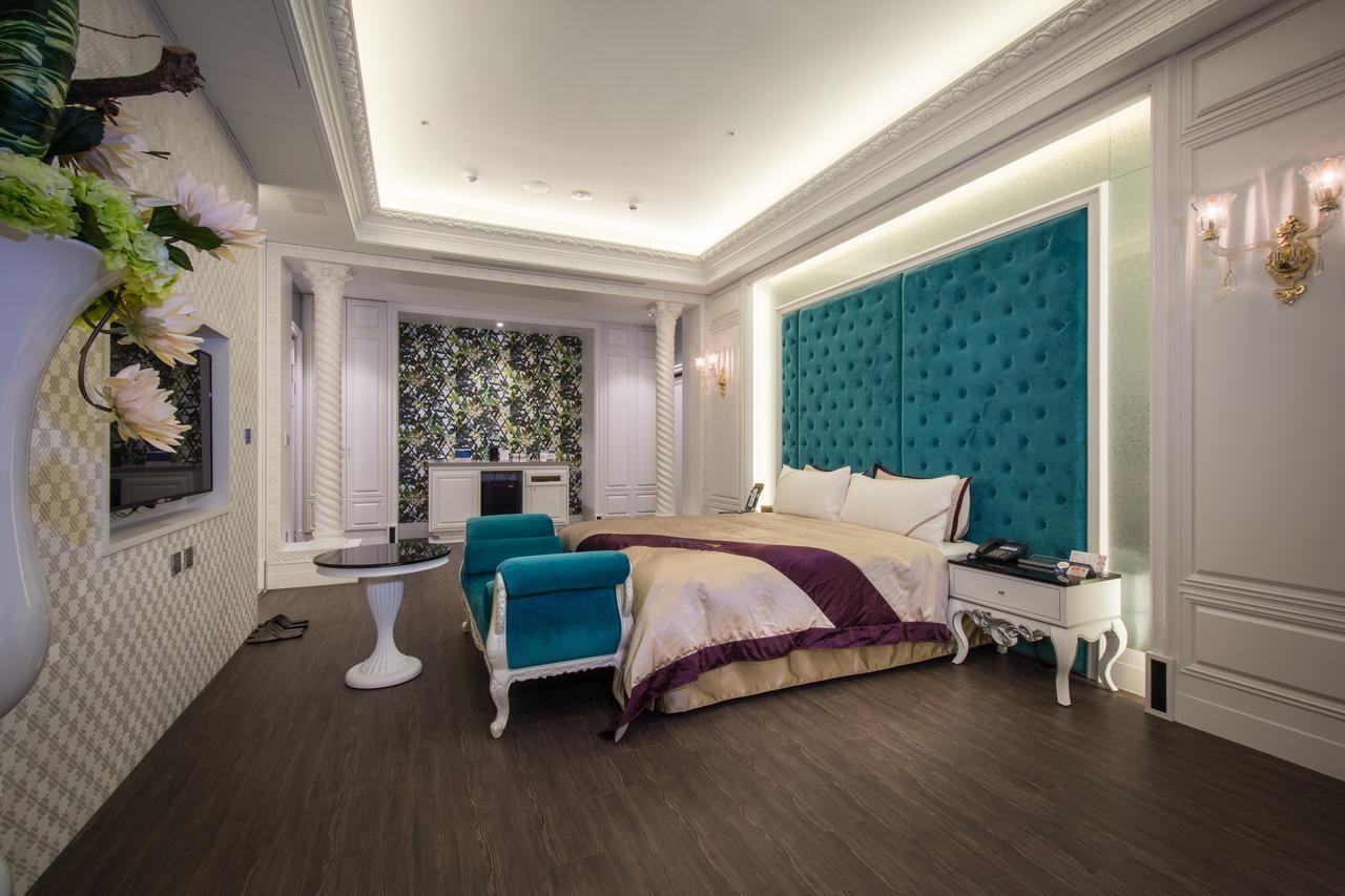 U-Her Hotel Taichung Dış mekan fotoğraf