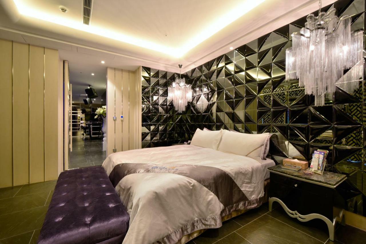 U-Her Hotel Taichung Dış mekan fotoğraf