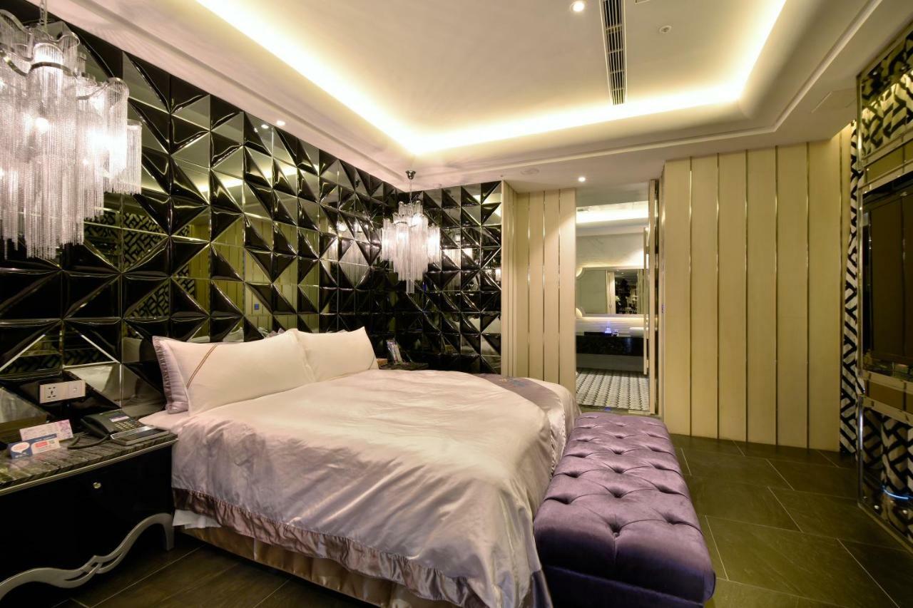 U-Her Hotel Taichung Dış mekan fotoğraf