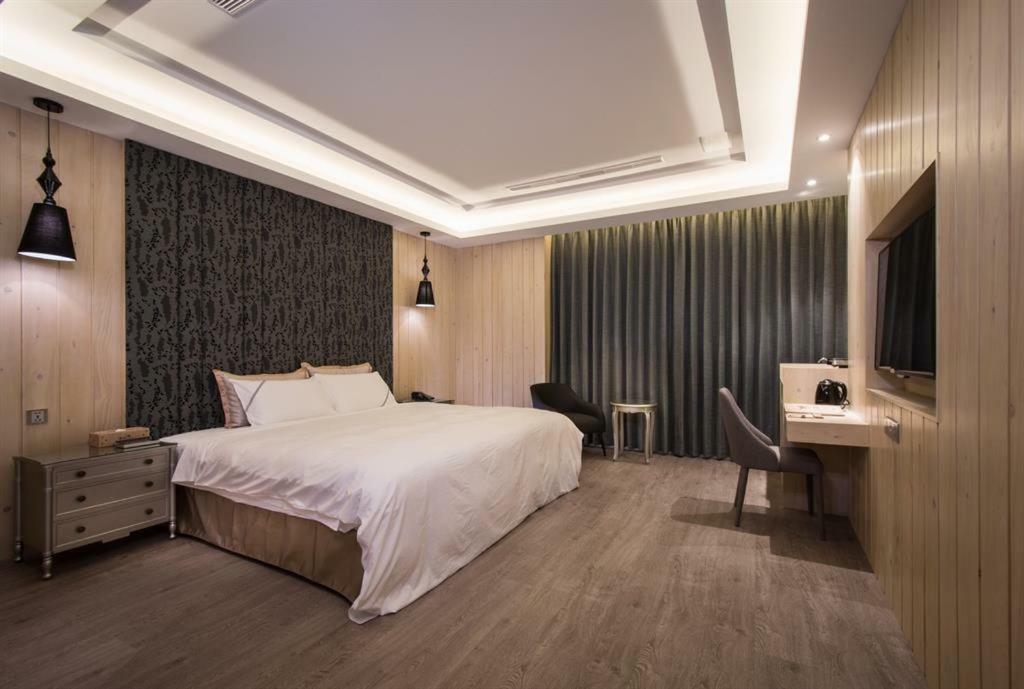U-Her Hotel Taichung Dış mekan fotoğraf