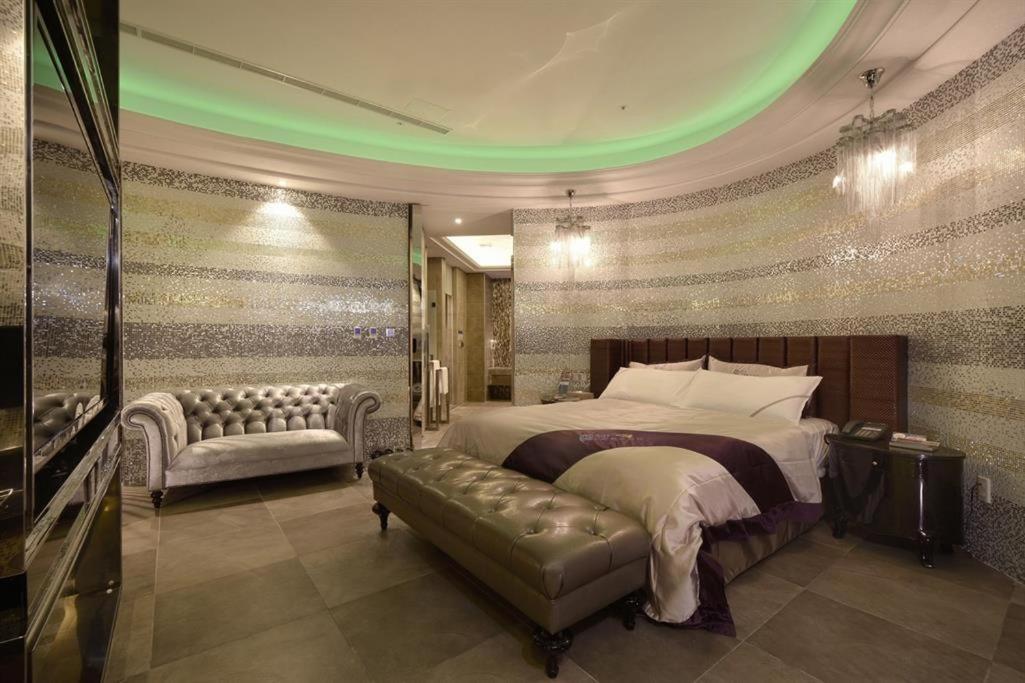 U-Her Hotel Taichung Dış mekan fotoğraf