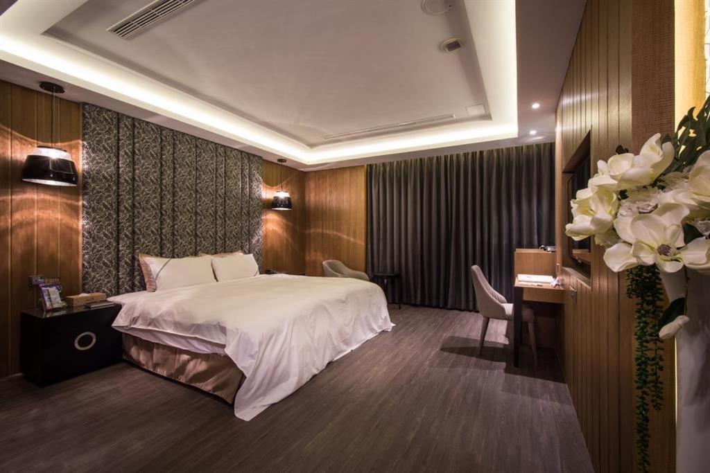 U-Her Hotel Taichung Dış mekan fotoğraf